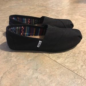 TOMS Shoes Women’s Size 5.5